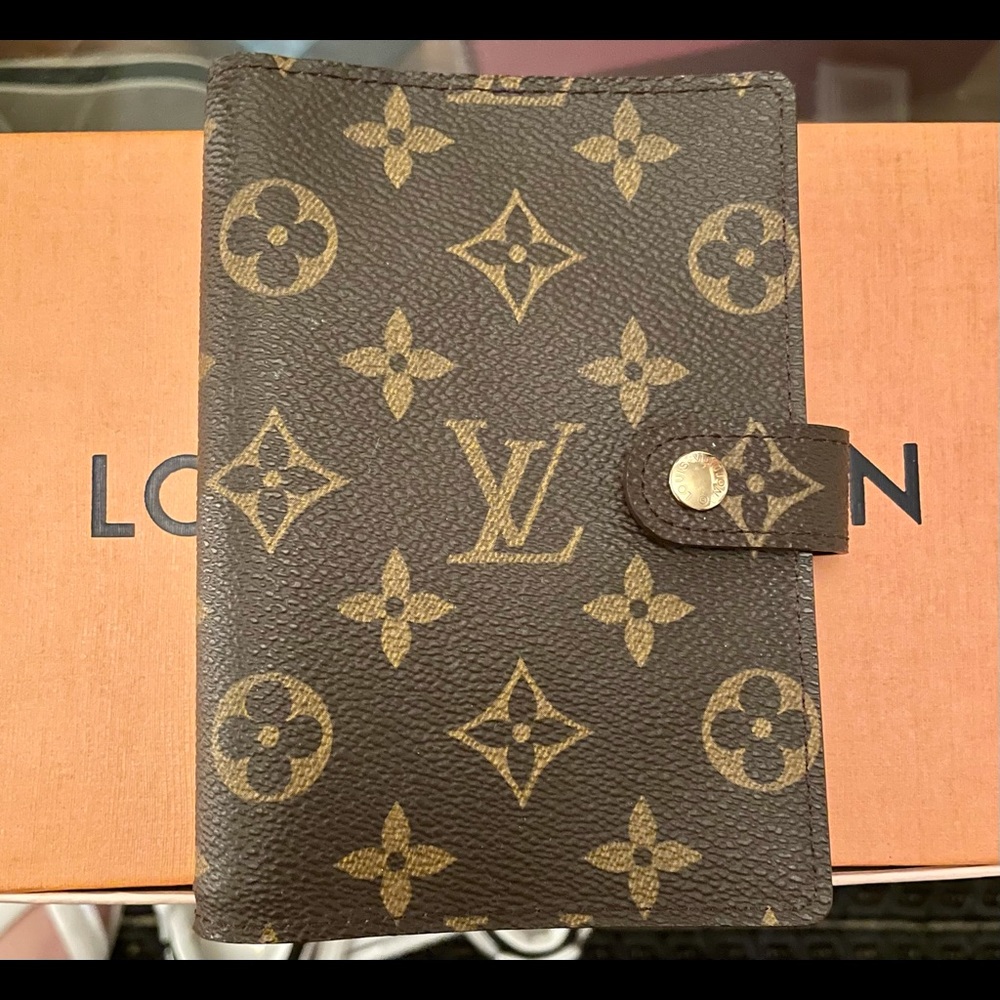 Louis Vuitton PM agenda